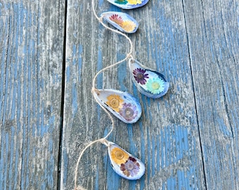 Mussel Shell & Flower Seaside Garland