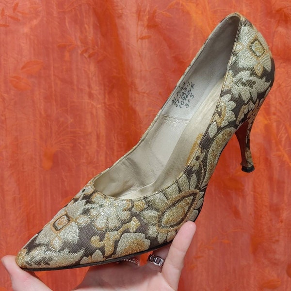 M.C.M "Mademoiselle" The Fashion Store 1950s/60s Vintage GLAMOUR GOLDEN FLORAL Kitten Heel Cocktail Shoes- Size Ladies 8.5