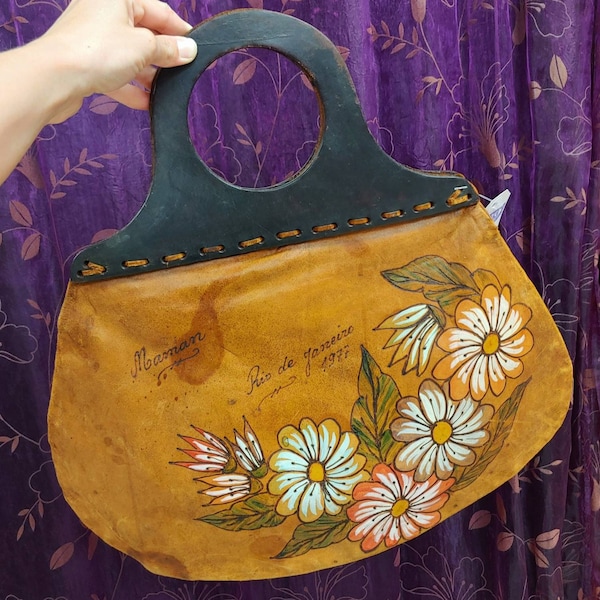 SIGNED "Maman Rio de janeiro 1977" Hand Painted LEATHER Handbag w/ Boho FLORAL Design