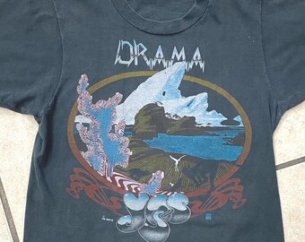 ミュージシャン 1970's [yes] promotional t shirts Amazon.com: YES T Shirt Classic Blue Band Logo Official Mens Black