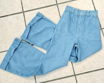 RETRO 1970s WRANGLER Light Blue DENIM Bell Bottoms Size 23"