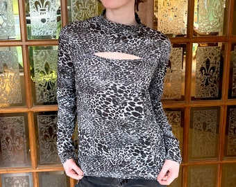 Vintage 90s Off-White Long Basic Sweater with Keyhole Bow on Back Knit Top Ladies