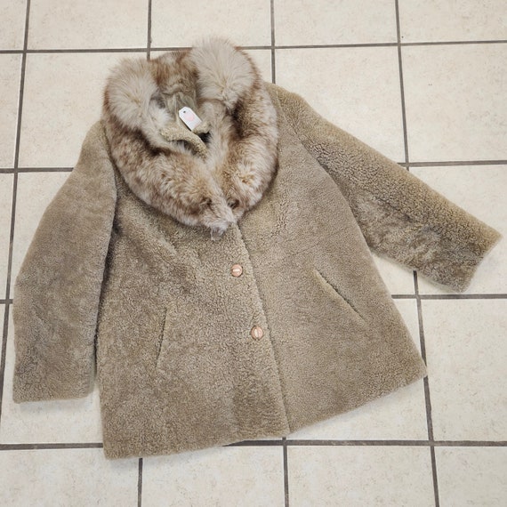 FABULOUS 1970s Light Brown/Beige SHEEPSKIN Jacket… - image 1