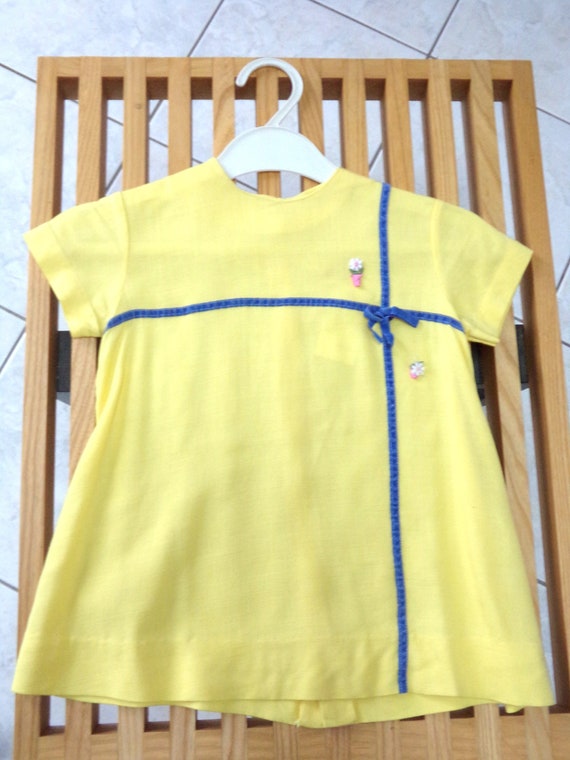 SWEET Vintage 1960's Little Girls Dress by HOLIDAY