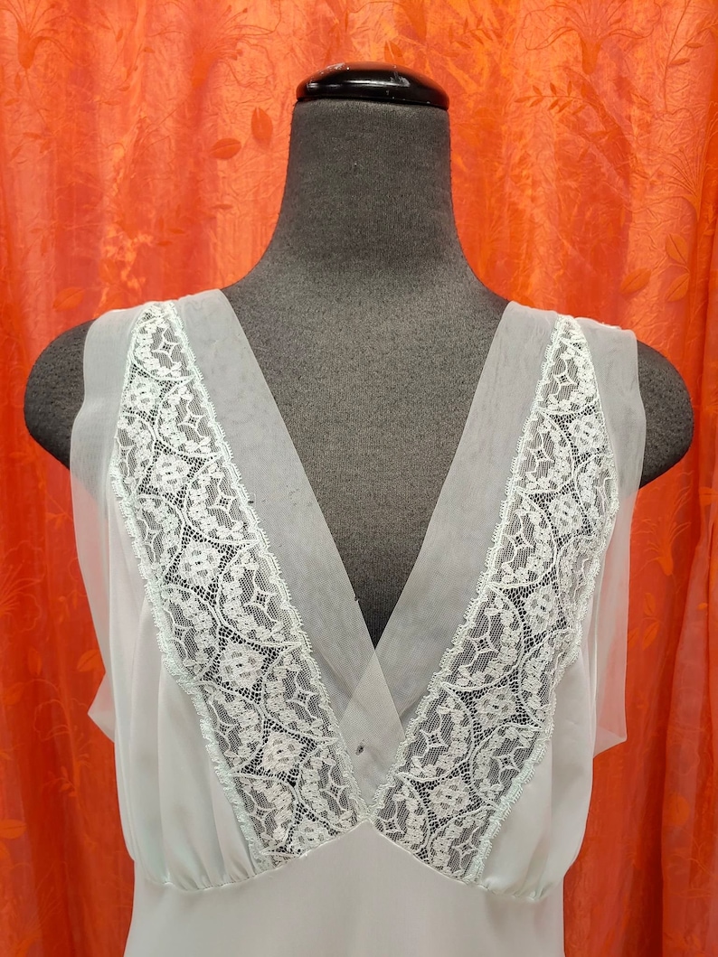 DREAMY PASTEL BLUE Nylon Vintage V-Neck Nightie with Lace Details Size Medium/Large image 2