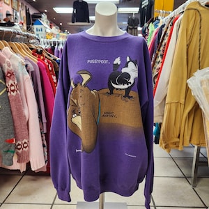 VINTAGE 1993 WARNER BROTHERS Trademarked Pussyfoot & Marc Antony Oversized Purple Sweatshirt by &quot;Jostens Sportswear&quot;- Size Extra Large
