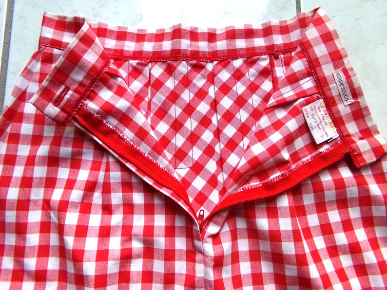 VINTAGE 1960s/70s High Waisted Red and White Gingham TEEN pleated SKiRT image 6