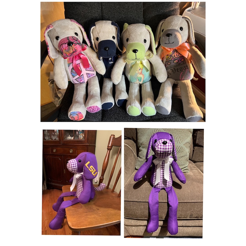 Puede incluir: Cinco juguetes de peluche para perros, cada uno con un patr&oacute;n y color de tela diferentes. Los perros est&aacute;n sentados en una silla y un sof&aacute;. Un perro es morado con un lazo blanco y el texto "LSU" en su pecho. Otro perro es verde con un lazo blanco y un dise&ntilde;o de hada en su pecho. Los otros tres perros son grises, negros y blancos con diferentes patrones de tela.