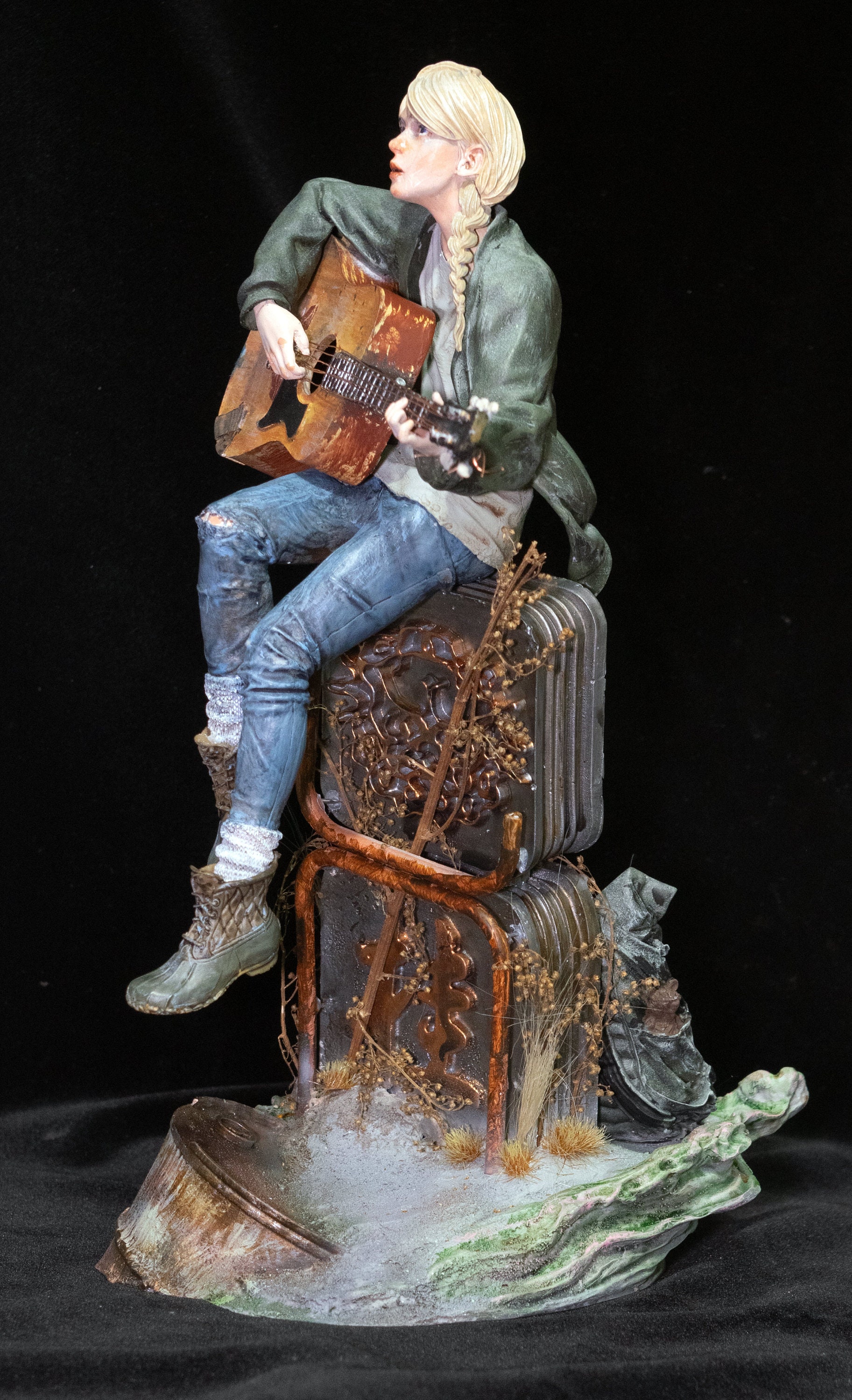 Survivor 4 Singer Collectible Hand Painted 3D Figure Resin Art Statue ...