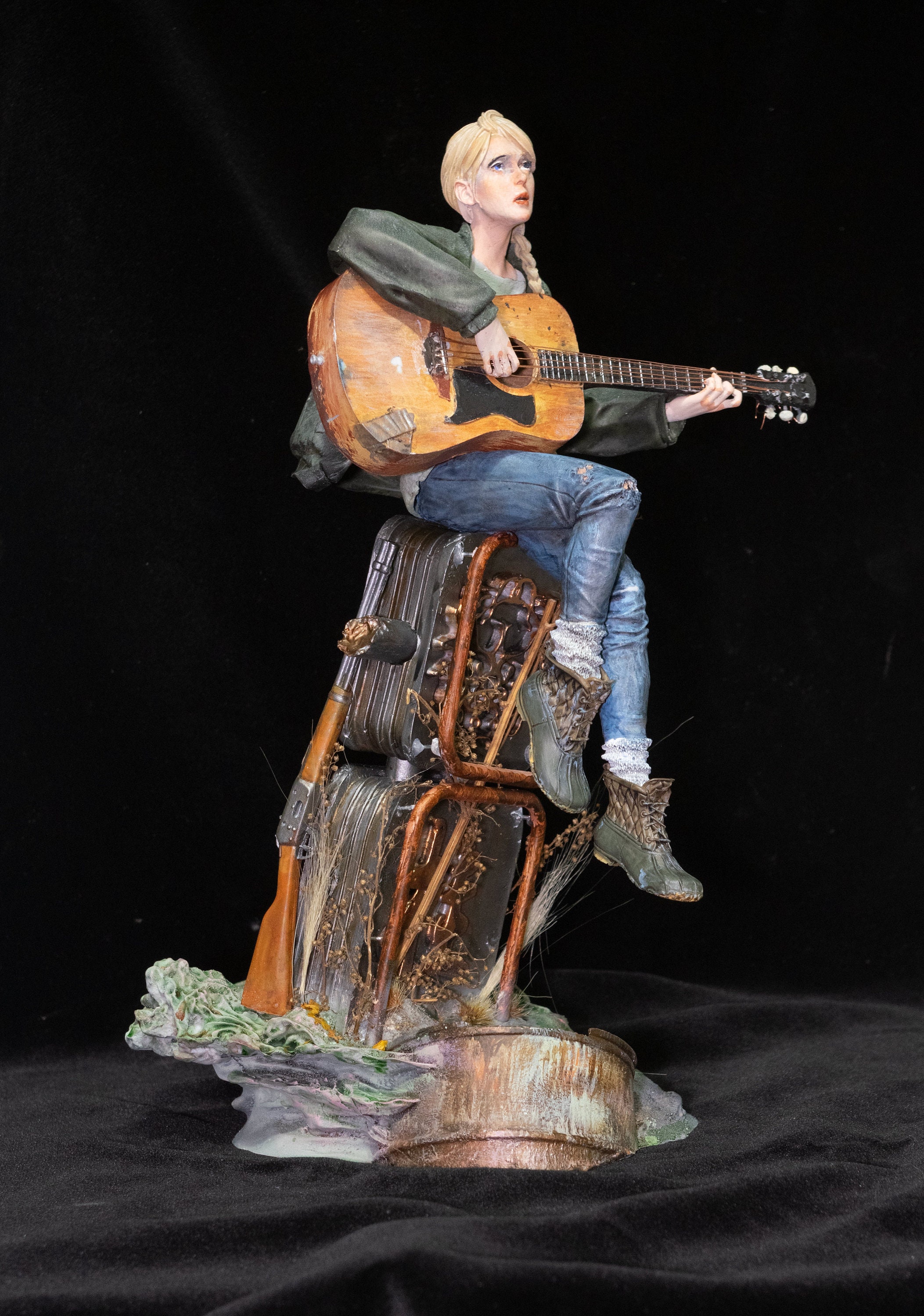 Survivor 4 Singer Collectible Hand Painted 3D Figure Resin Art Statue ...