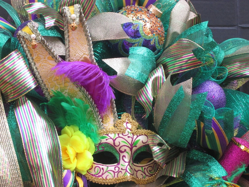 Front Door Wreath, Mardi Gras Wreath for Front Door Mardi Gras Wreath Mask Wreath New Orleans Wreath Fat Tuesday Wreath