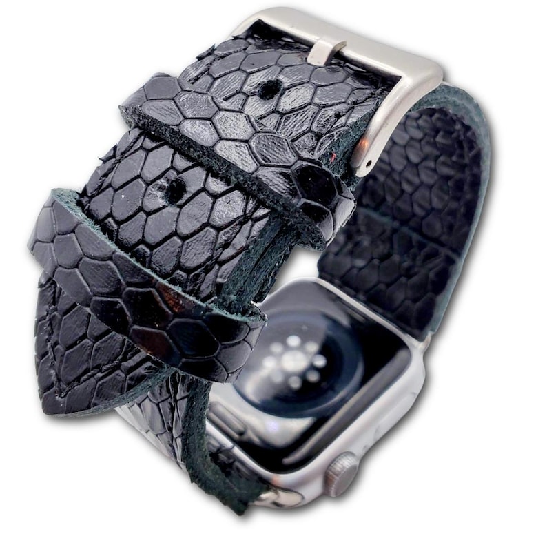 Black Snake Print Full Grain Leather Apple Watch Band – Handmade Luxury Accessory 画像 4