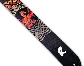 Der keltische Drachen Gitarrengurt ist ein echter Hingucker!