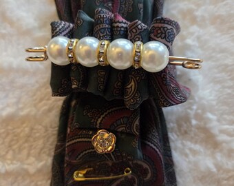 Upcycled Denim Green Red Beige Black Paisley Tie / Faux Pearl Diamond Pin Brooche / Upcycled Ties / Neckties / Denim Neckties / Recycled