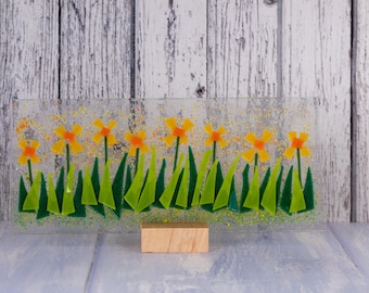 Daffodil Curved Fused Glass Suncatcher with a Wood Stand, Daffodil Lover Suncatcher Gift, Yellow Flower Suncatcher Gift, New Home Gift Idea