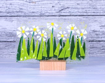 Daisy Fused Glass Sun Catcher Panel with a Wood Stand. White Daisy Sun Catcher Present. White Daisies Gift. Spring Flowers