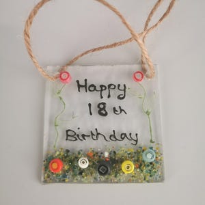 Mini atrapasol de vidrio fundido para celebrar tu 18.º cumpleaños. Regalo especial para 18.º cumpleaños. Regalo personalizado para 18.º cumpleaños.