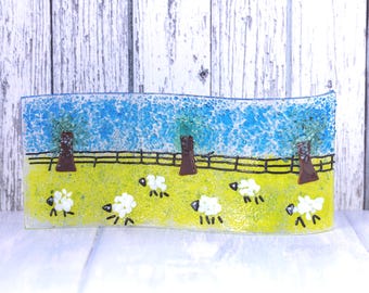 Atrapasol de vidrio fundido curvo Happy Sheep, idea de regalo para amantes de las ovejas, atrapasol de vidrio con forma de cordero de primavera