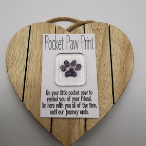 Jeton de poche imprimé patte en verre fusionné Hug. Cadeau souvenir empreinte de patte chien chat. Ensemble, force et espoir pour toujours. Charm de poche