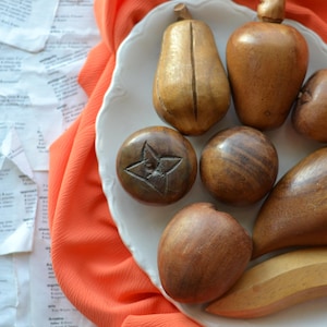 Vintage houten fruitset: modern keukendecor uit het midden van de eeuw