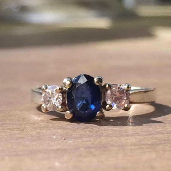 Stunning Sapphire and Diamonds White Gold Ring / S