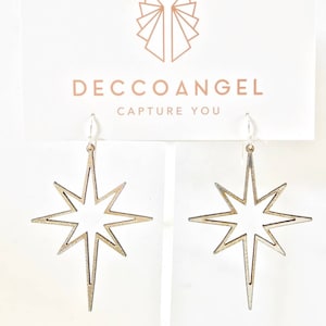 クリスマススターイヤリング // 軽量レーザーカットレザー、ソリッドスターリングシルバーフック