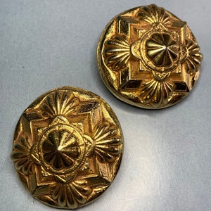 KALINGER Paris Clip On Earrings Designer Vintage 1980s Gilted Gold Plated Resin BAROQUE Byzantine Style Statement Moghul Detailed SIGNED