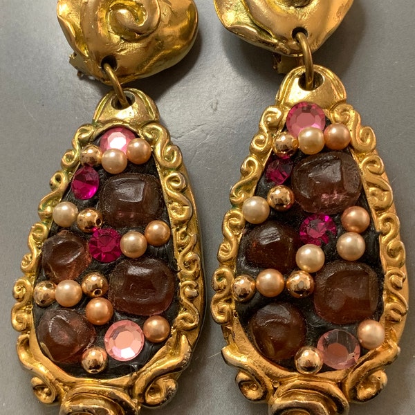 FABULOUS FRENCH DESIGNER Jacky De G Large huge Dangly Clip On Earrings Mauve Purple Pink Gold Vintage Statement Glamour Avantgarde Couture