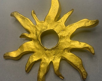 FANTASTISCHE ENORME ONTWERPER Sunburst broche in rijk sierlijk goud Grote verklaring Celestial Couture Avantgarde zon ondertekend jaren 1980 Vintage Glamour Xl