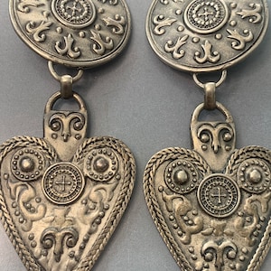 Huge SCOOTER PARIS Vintage Designer Silver Metal Hearts Drop Dangly Brutalist Intricate Detail Runway Statement Rare Signed Clip On Earrings