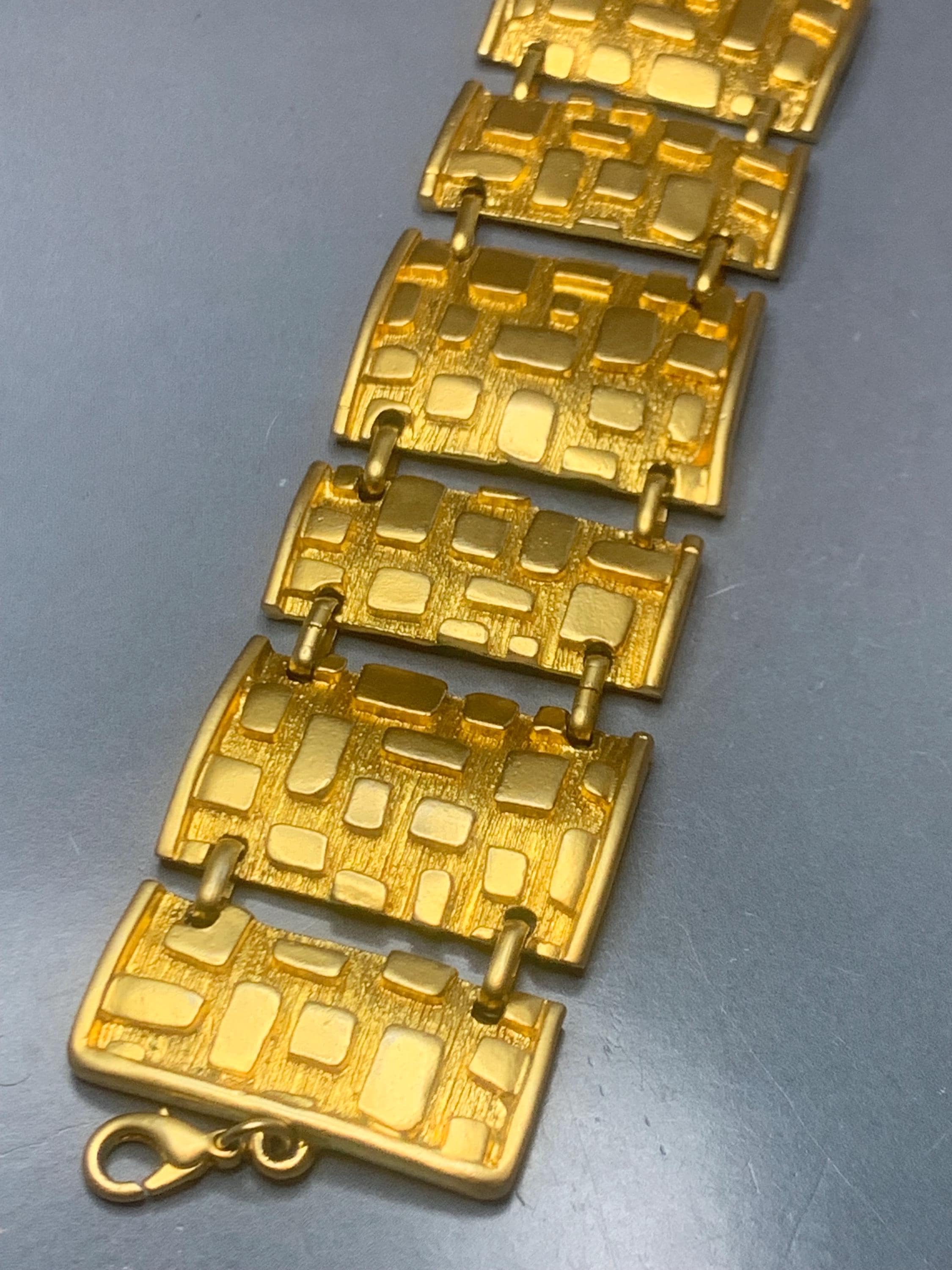 Buy Paris London Chain Online In India India