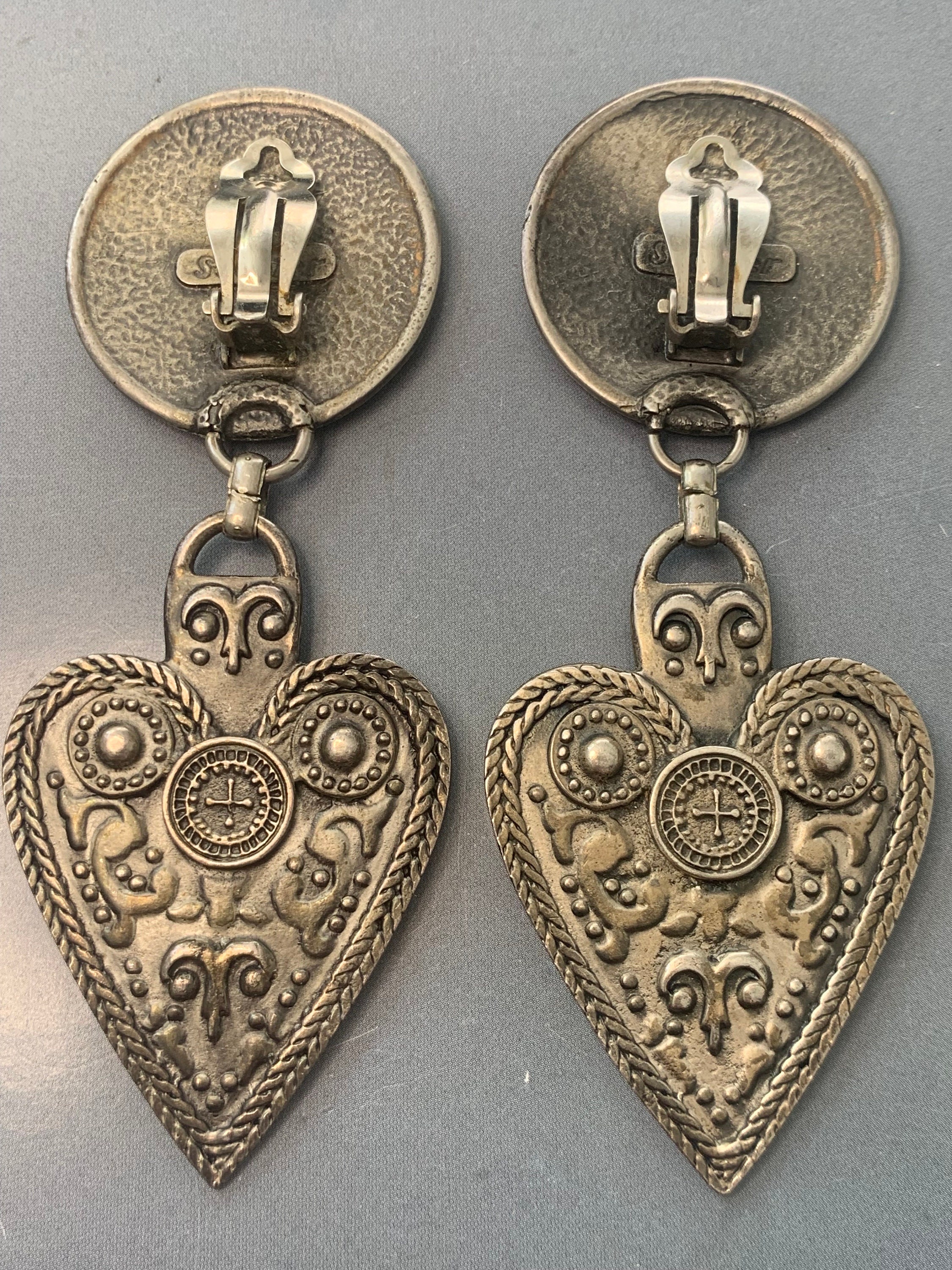 Huge SCOOTER PARIS Vintage Designer Silver Metal Hearts Drop