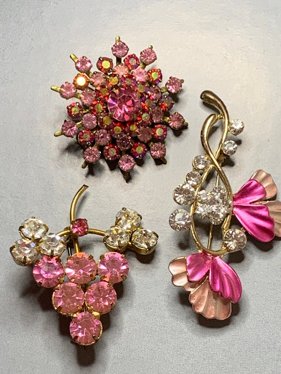 FABULOUS TRIO Of Vintage BROOCHES Flower Grape St… - image 8