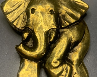 MARAVILLOSO ESCULTURAL Diseñador FRANCÉS Jacky de G Elefante Broche chapado en oro firmado 1980 modernista Art Avantgarde Declaración firmada Alta costura