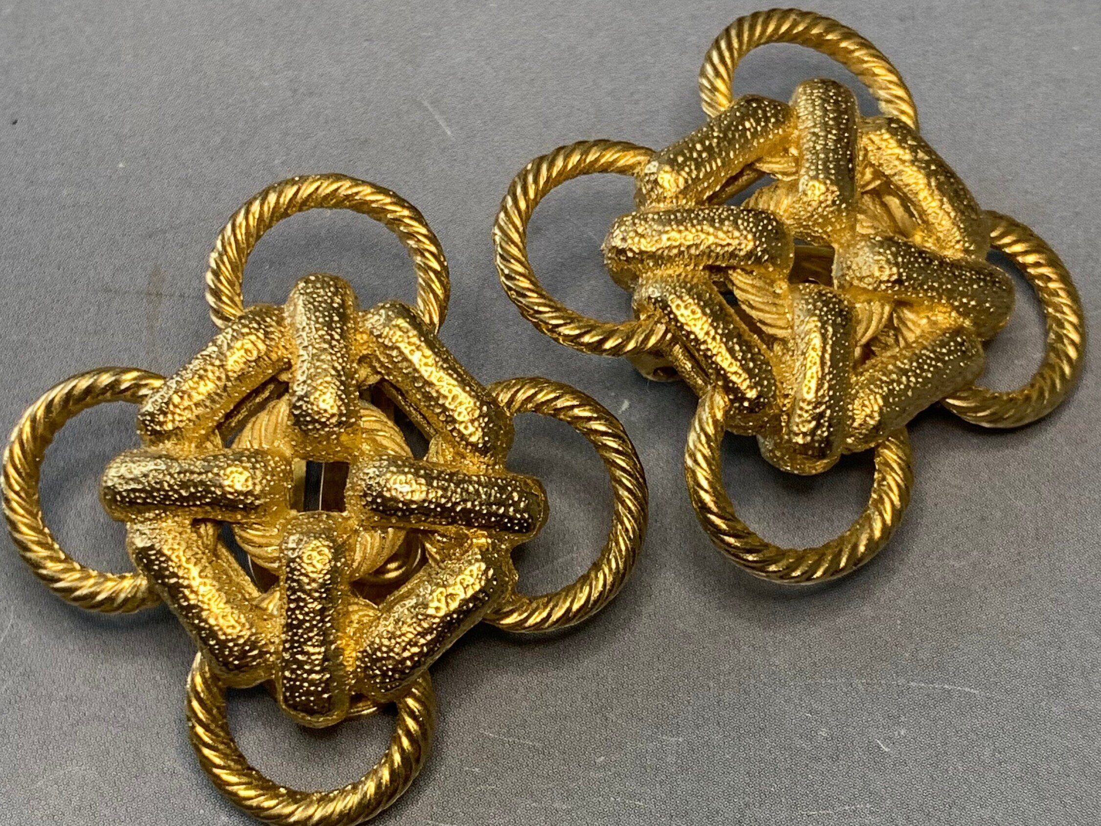 Vintage Cécile Jeanne Paris pendant