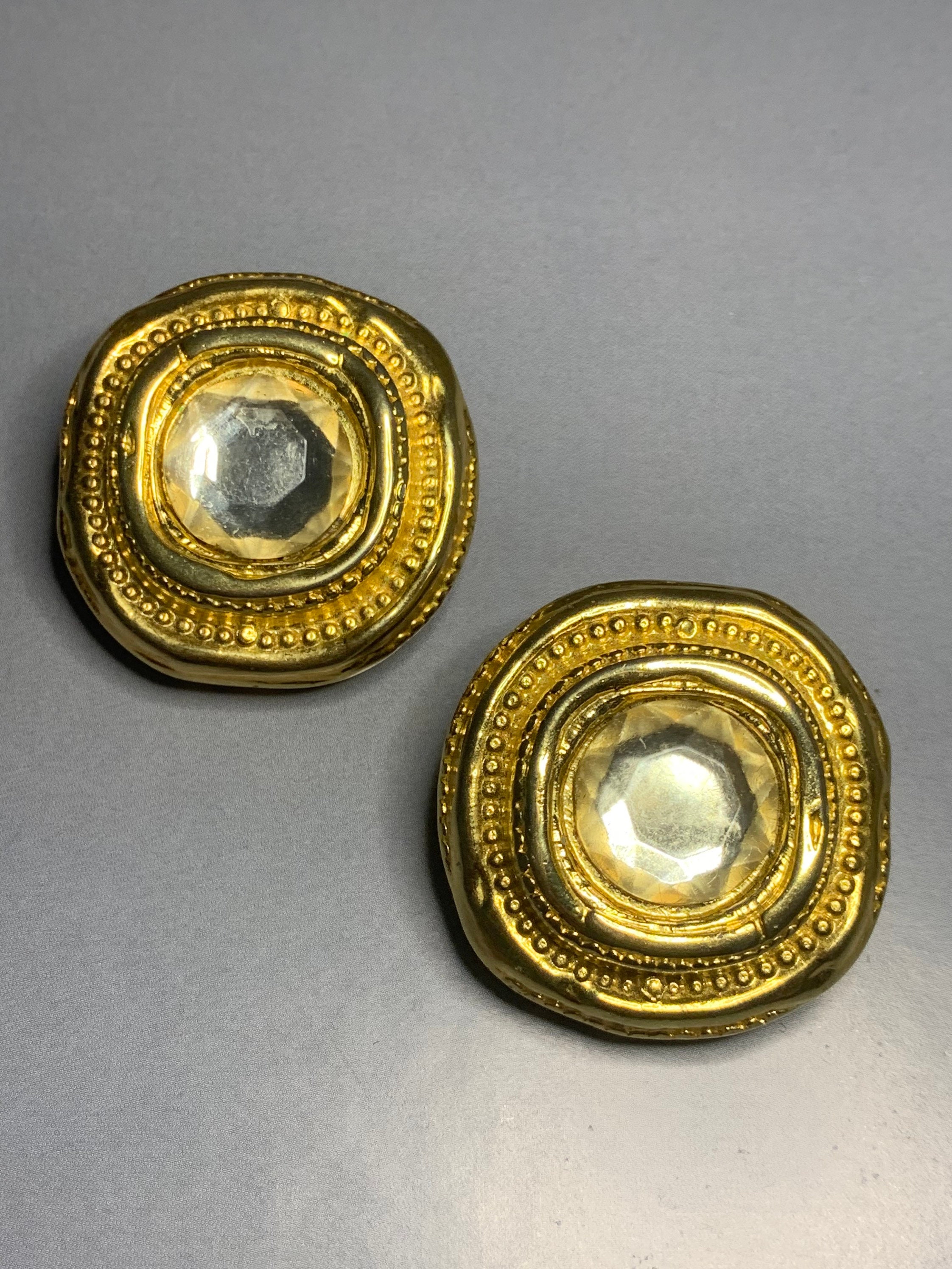 Authentic Chanel Vintage Classic Clip On Earrings