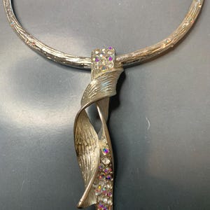 BEAUTIFUL Vintage Designer Dolce Vita Necklace Silver Plated Torque Pendant Sparkling Crystals Statement Elegant Runway Paris French Runway