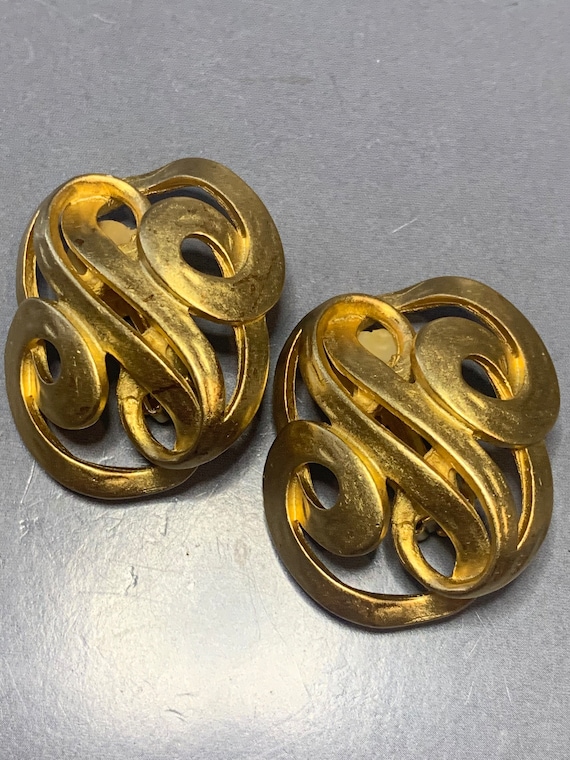 Erwin pearl clip earrings deals