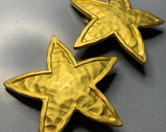 LOVELY STARFISH VINTAGE 1980s Large huge Clip On earrings In Matte Gold Avantgarde Statement Beach Boho Glamour Runway Couture Sea Lover