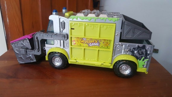 muck chuck garbage truck