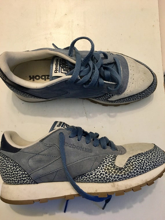 Women size 8us suede reebok sneakers