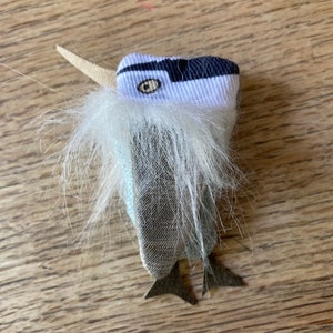 Heron brooch