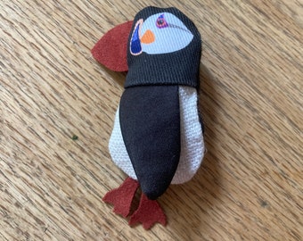 Puffin brooch