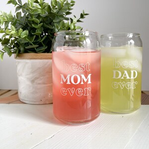 Best Mom + Best Dad Can Glass Set | Can Glass Set | Set of 2 Can Glasses | Mother&#39;s Day Gift | New Parent Gift | Gift for Parents