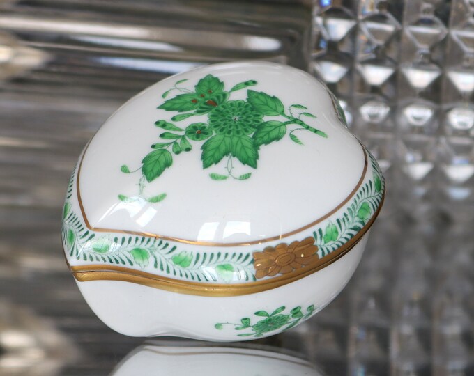 HEREND Porcelain Trinket Box Heart Apponyi Chinese Bouquet Pattern in