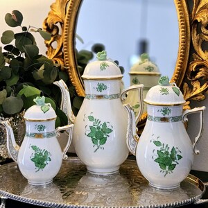 1x HEREND Coffee Pot - Apponyi Green, Rose Knob