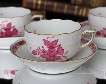 1x HEREND Teetasse mit Untertasse - Apponyi / Chinesisches Blumenbouquet in Himbeere - HANDBEMALTES