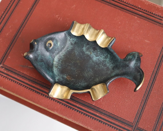 青銅製 魚彫刻 灰皿 専用箱付き 青銅製 魚彫刻 灰皿 専用箱付き