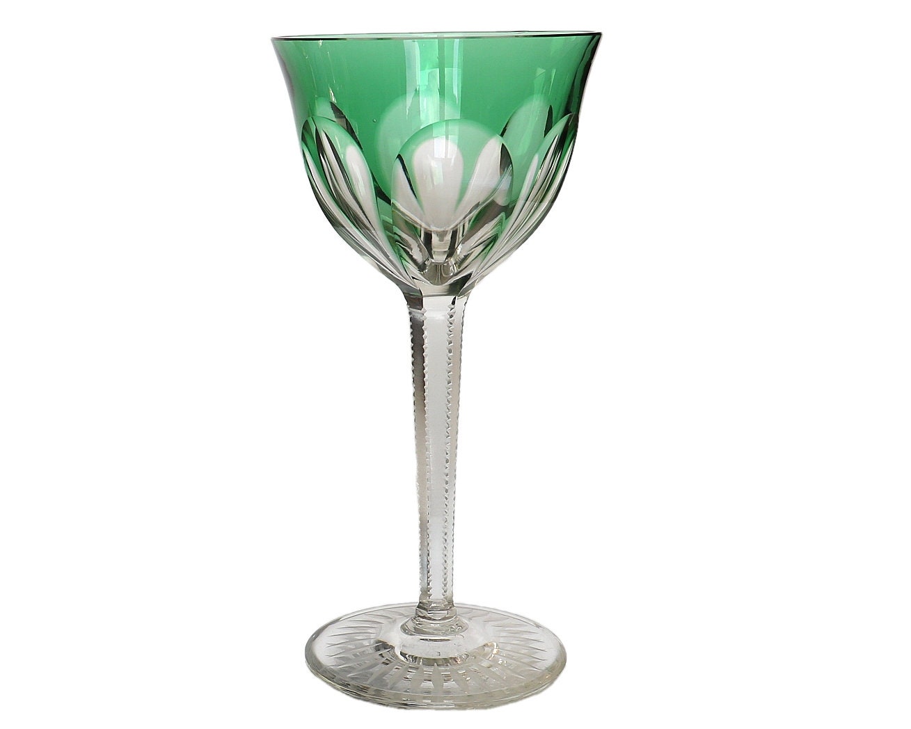 2176-Elegante juego de copas en cristal de Bohemia con decoración de flores  talladas a rueda.