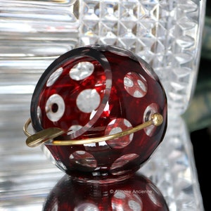 Round CRYSTAL ASHTRAY with Ruby Overlay & Round Cuts